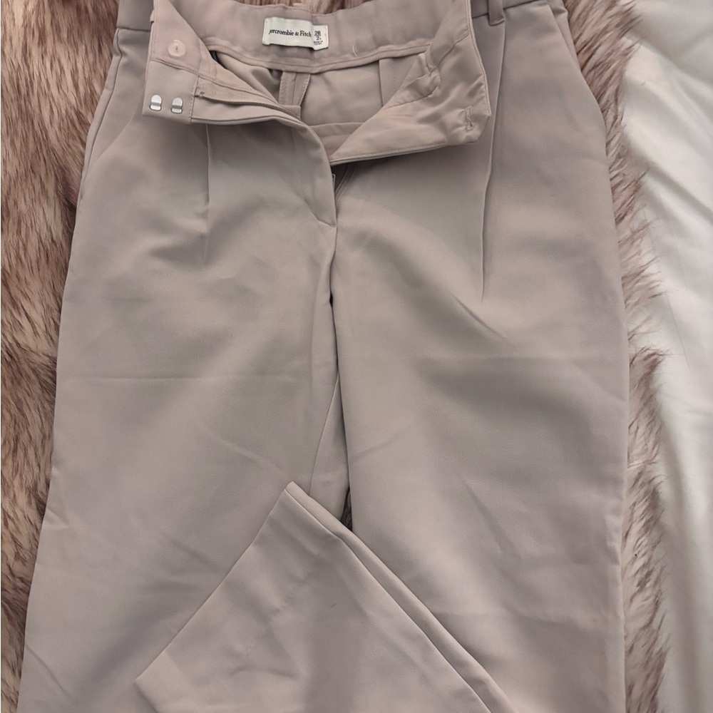 Abercrombie & Fitch Light Tan Women's Trousers